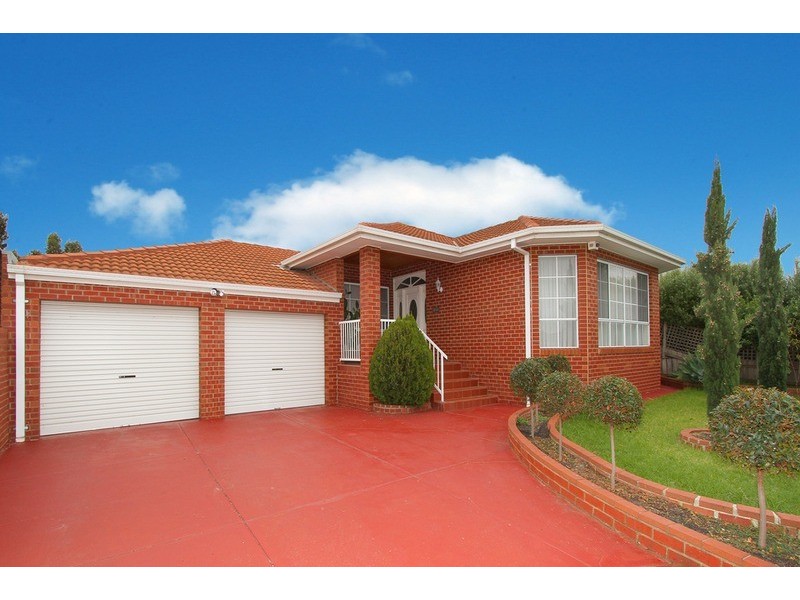 9 Messina Crescent, Taylors Lakes VIC 3038