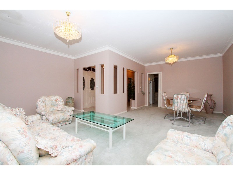 9 Messina Crescent, Taylors Lakes VIC 3038