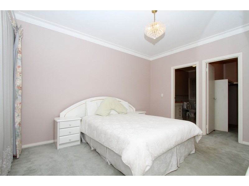 9 Messina Crescent, Taylors Lakes VIC 3038