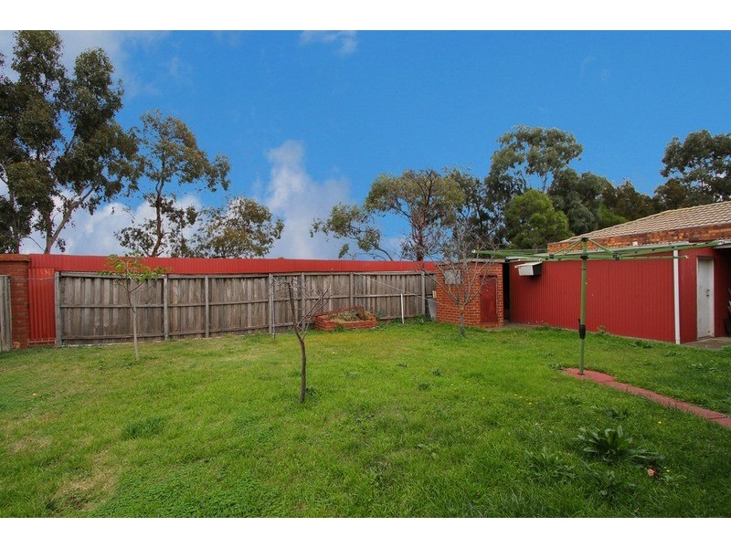 9 Messina Crescent, Taylors Lakes VIC 3038