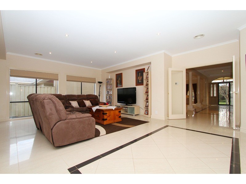 20 Topaz Drive, Hillside VIC 3037