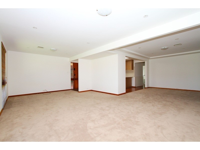 1/20 Beaumont  Court, Sydenham VIC 3037