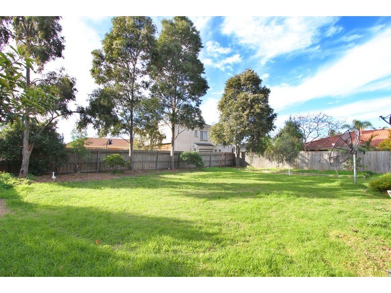 4 Wentworth Drive, Taylors Lakes VIC 3038