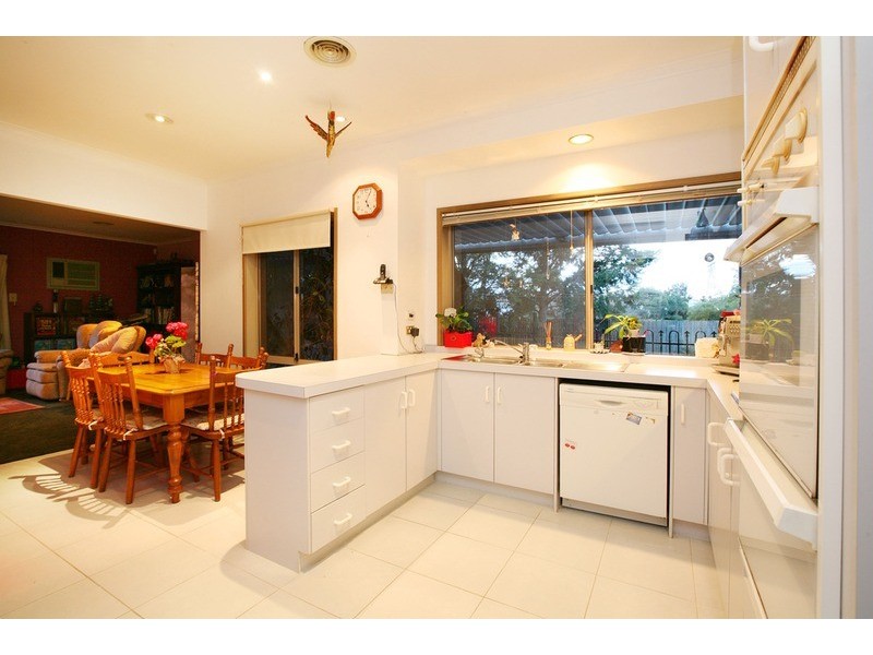 15 Laser Court, Taylors Lakes VIC 3038