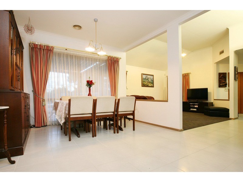 15 Laser Court, Taylors Lakes VIC 3038