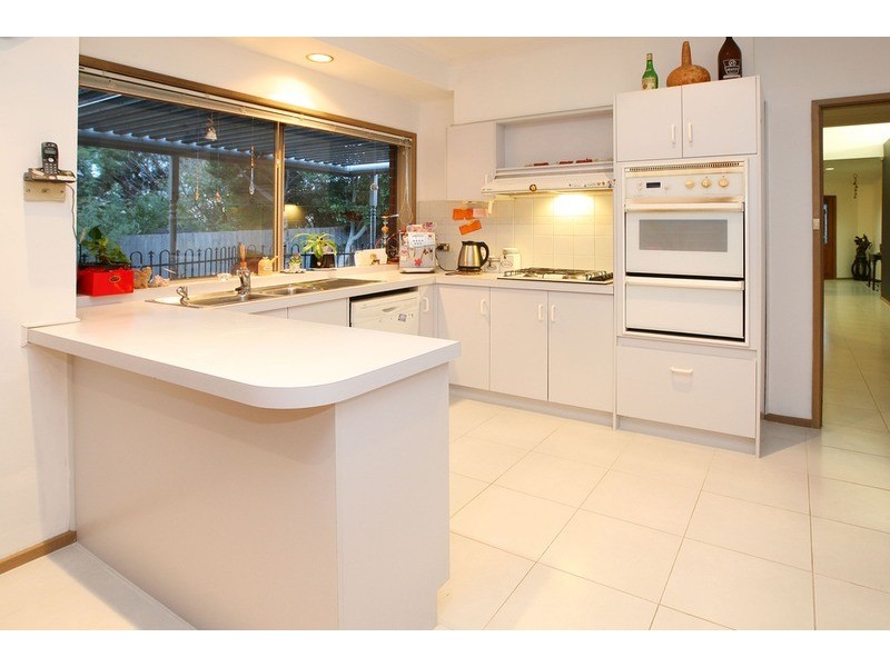 15 Laser Court, Taylors Lakes VIC 3038