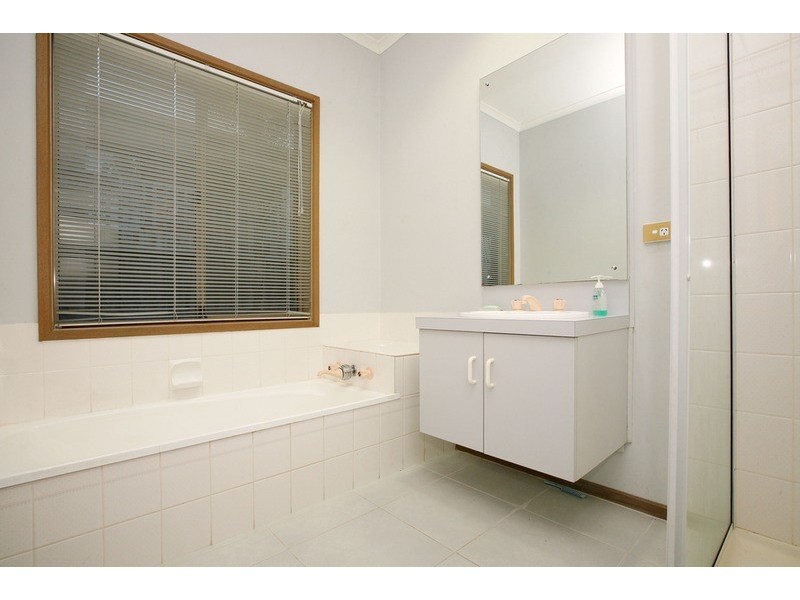 15 Laser Court, Taylors Lakes VIC 3038