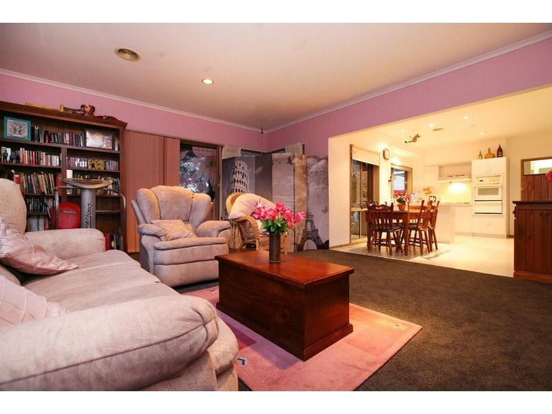 15 Laser Court, Taylors Lakes VIC 3038