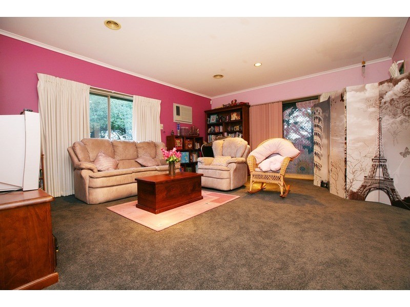 15 Laser Court, Taylors Lakes VIC 3038