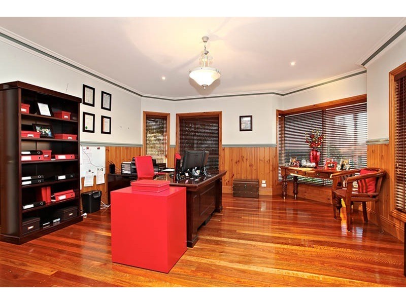 1 Nepean Court, Taylors Lakes VIC 3038