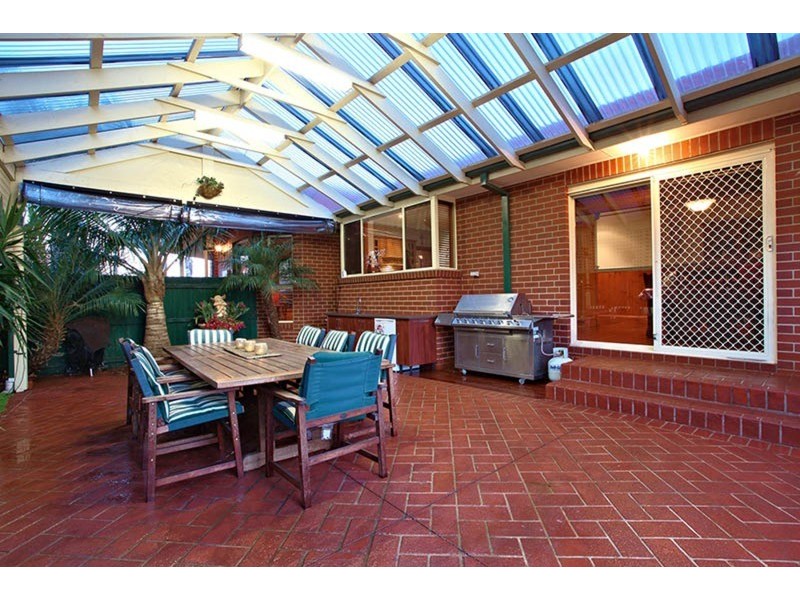 1 Nepean Court, Taylors Lakes VIC 3038