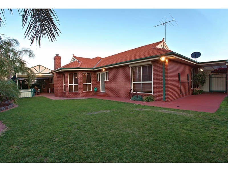 1 Nepean Court, Taylors Lakes VIC 3038