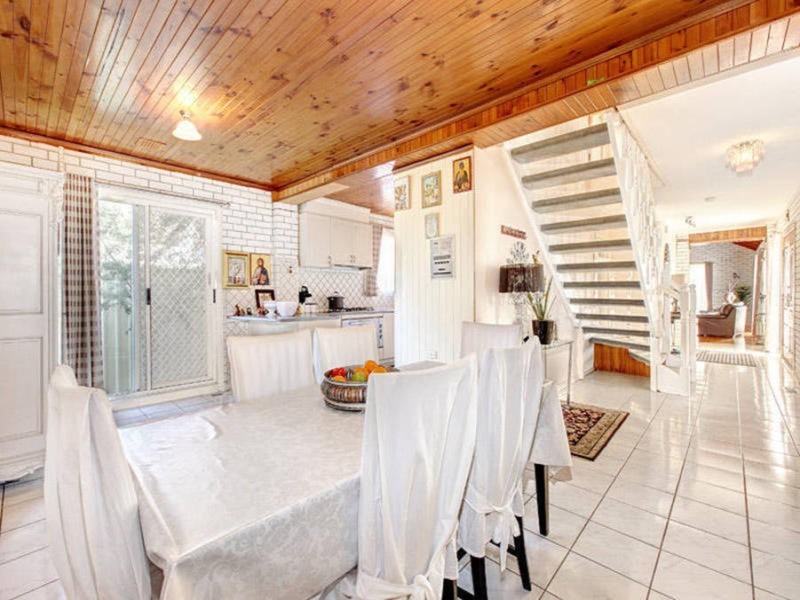 2  Thornhill Drive, Keilor Downs VIC 3038