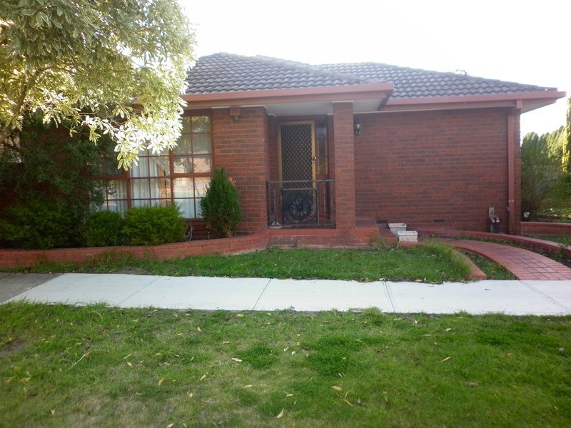 62 Angourie  Crescent, Taylors Lakes VIC 3038