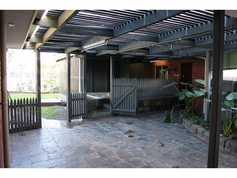 5 Tarrant  Court, Keilor Downs VIC 3038