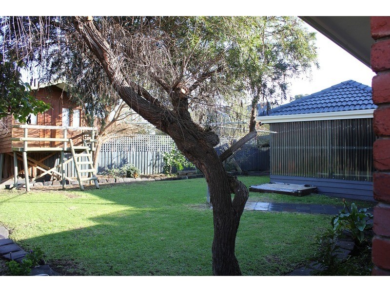 5 Tarrant  Court, Keilor Downs VIC 3038