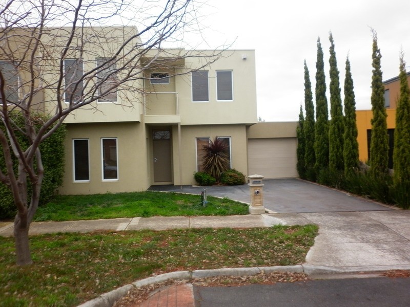 16 Ambridge Grove, Sydenham VIC 3037