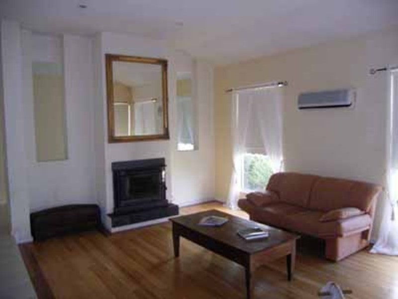 8 Rivoli Place, Taylors Lakes VIC 3038