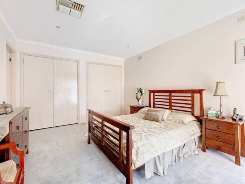 2 Thornhill Drive, Keilor Downs VIC 3038