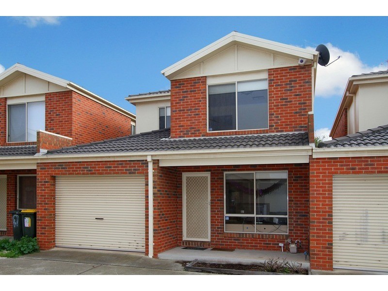 46 Village Avenue, Taylors Lakes VIC 3038