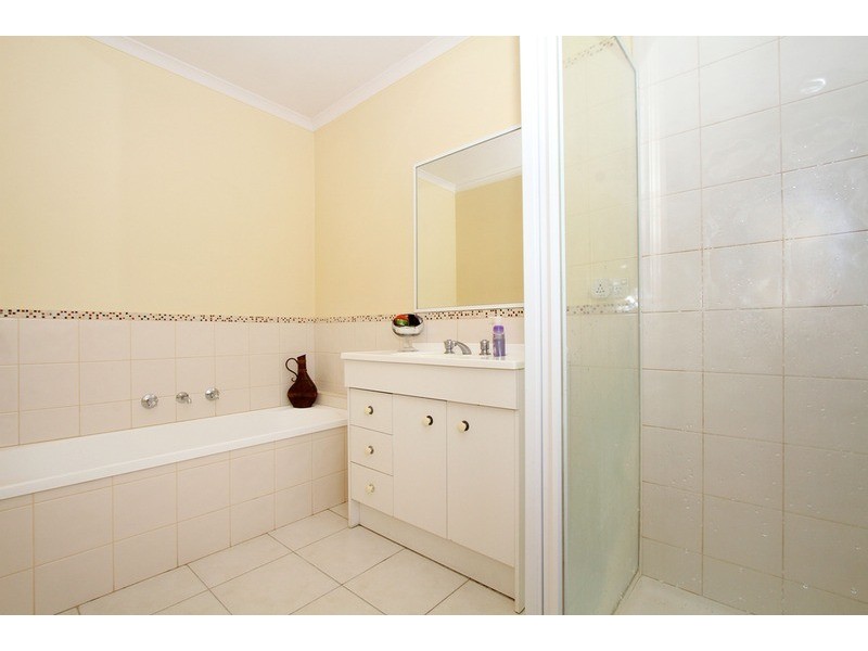 46 Village Avenue, Taylors Lakes VIC 3038