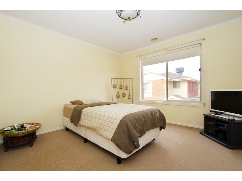 46 Village Avenue, Taylors Lakes VIC 3038