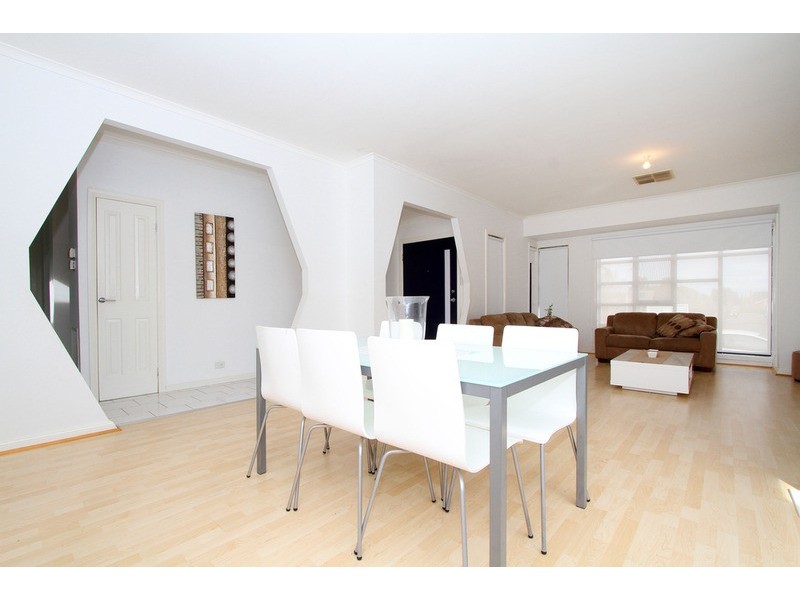 48 Bellbird  Avenue, Taylors Lakes VIC 3038