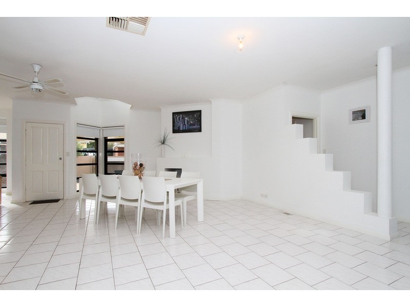 48 Bellbird  Avenue, Taylors Lakes VIC 3038