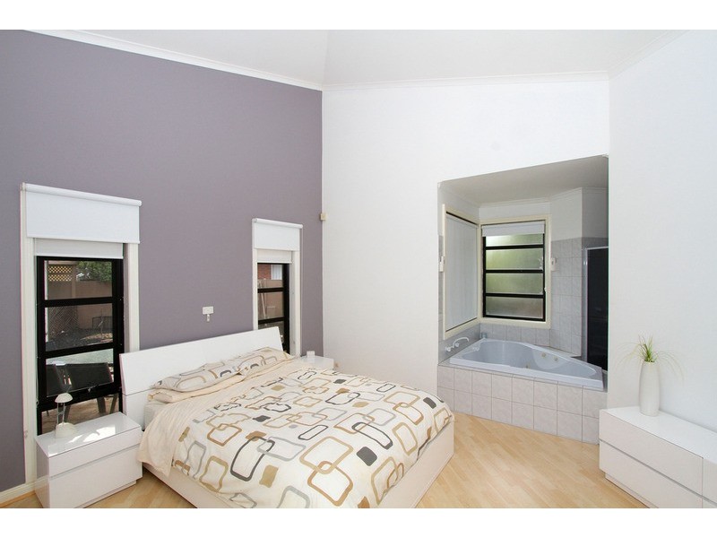 48 Bellbird  Avenue, Taylors Lakes VIC 3038