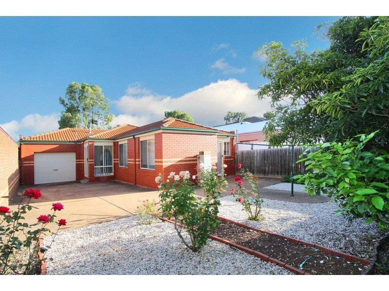 18 Penlow  Court, Hillside VIC 3037