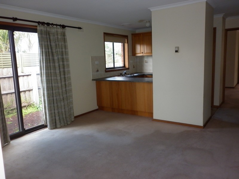 4 Pia Court, Taylors Lakes VIC 3038