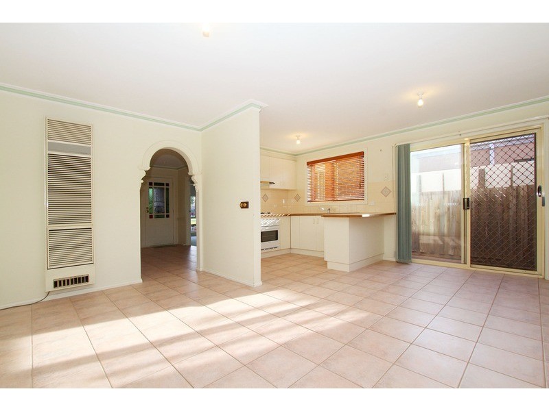 18 Penlow  Court, Hillside VIC 3037