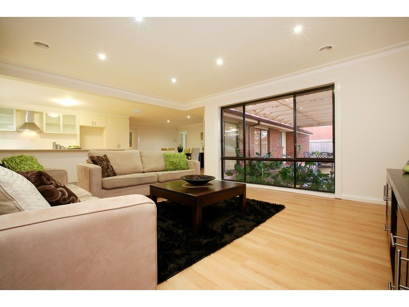 29 Wellesley Drive, Taylors Lakes VIC 3038