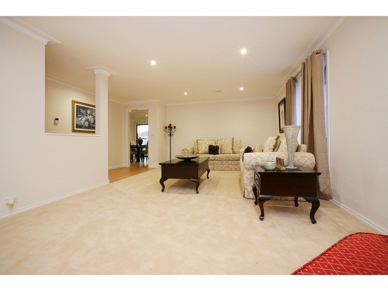 29 Wellesley Drive, Taylors Lakes VIC 3038