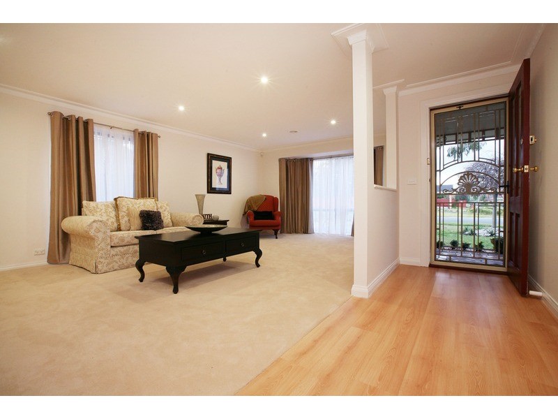 29 Wellesley Drive, Taylors Lakes VIC 3038