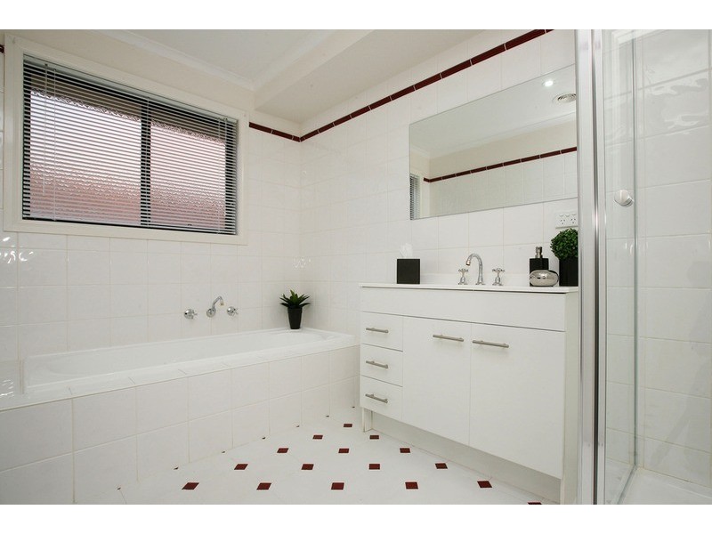 29 Wellesley Drive, Taylors Lakes VIC 3038