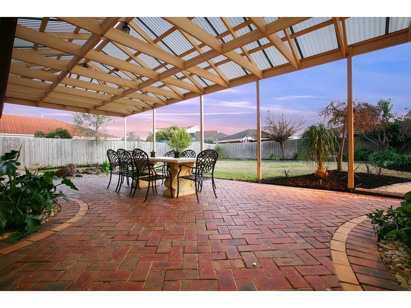 29 Wellesley Drive, Taylors Lakes VIC 3038