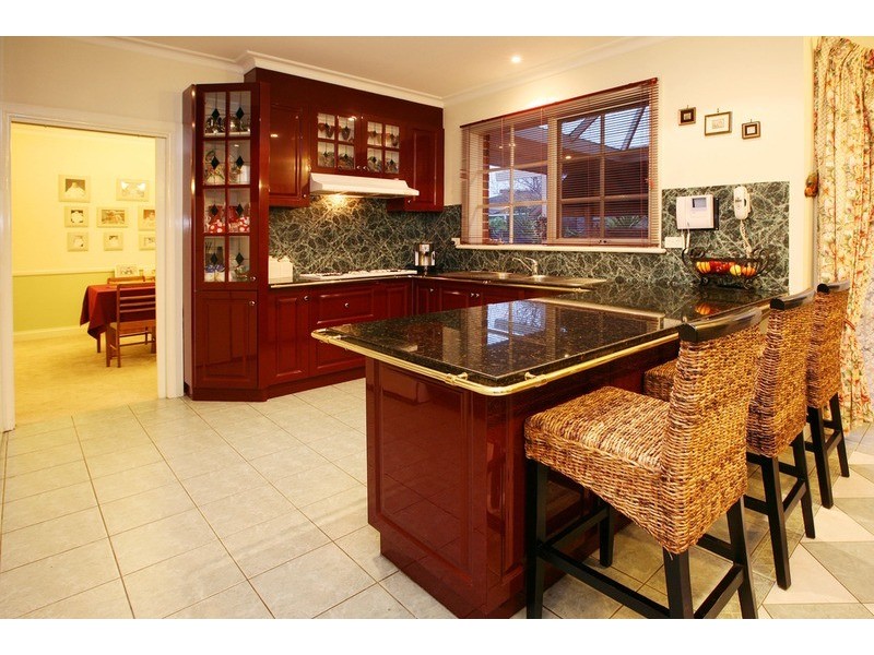 30 Bellevue Boulevard, Hillside VIC 3037