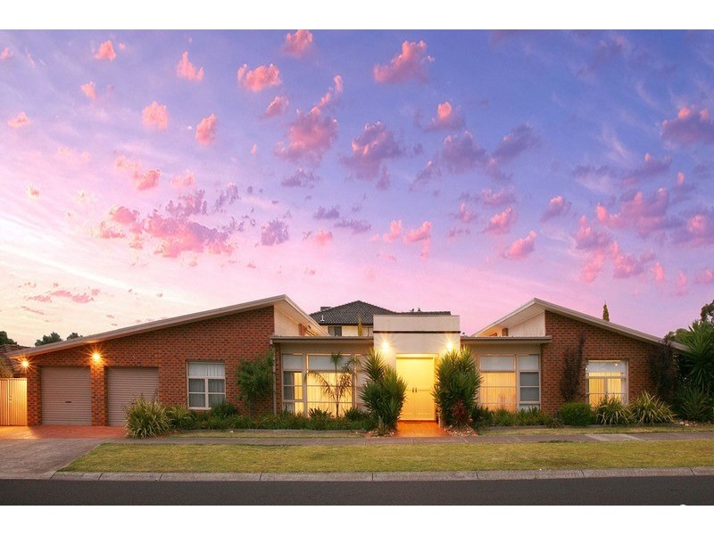 28 Verona  Drive, Taylors Lakes VIC 3038