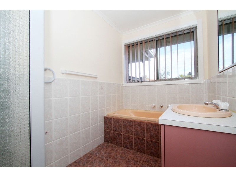 26 Manchester Drive, Sydenham VIC 3037