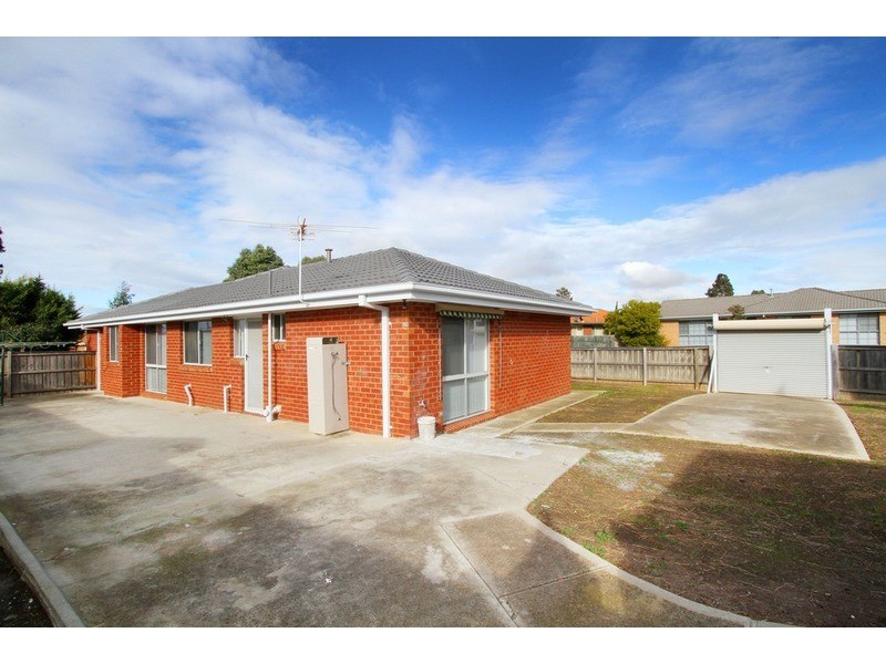 26 Manchester Drive, Sydenham VIC 3037