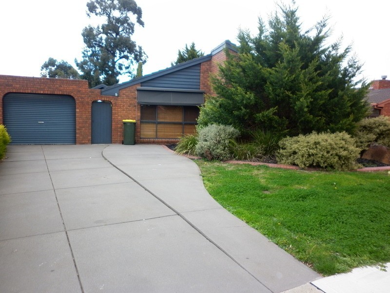 5 Apollo Road, Taylors Lakes VIC 3038