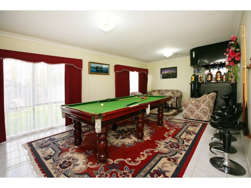 21 Salvana Court, Taylors Lakes VIC 3038