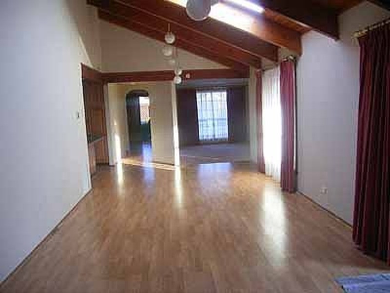 2 Daneson Retreat, Keilor Downs VIC 3038