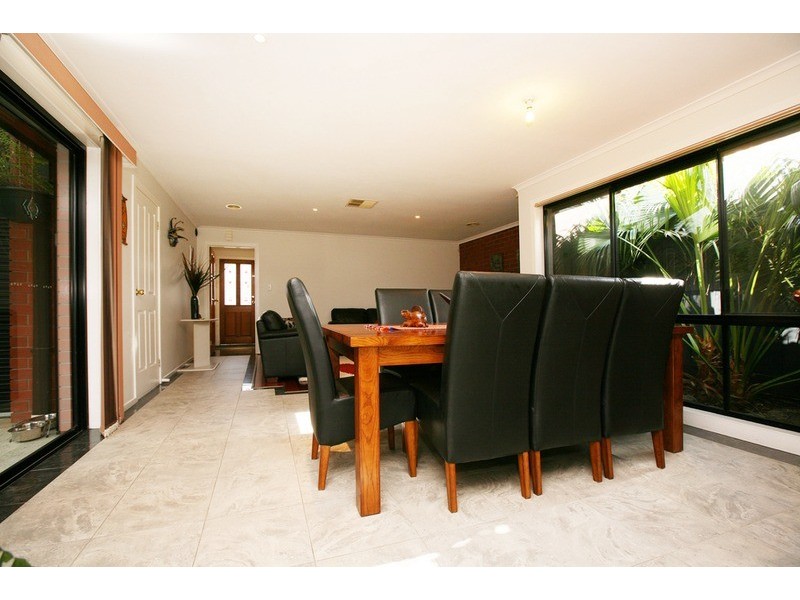 4a Delbridge  Drive, Sydenham VIC 3037