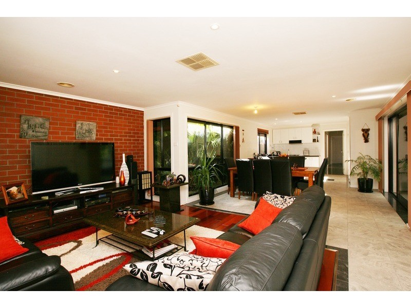 4a Delbridge  Drive, Sydenham VIC 3037