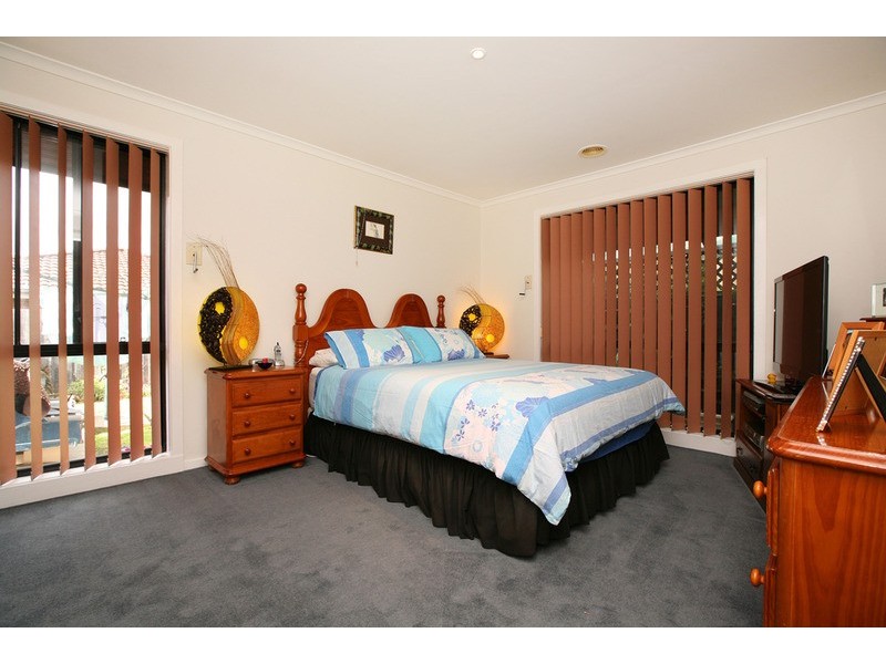 4a Delbridge  Drive, Sydenham VIC 3037