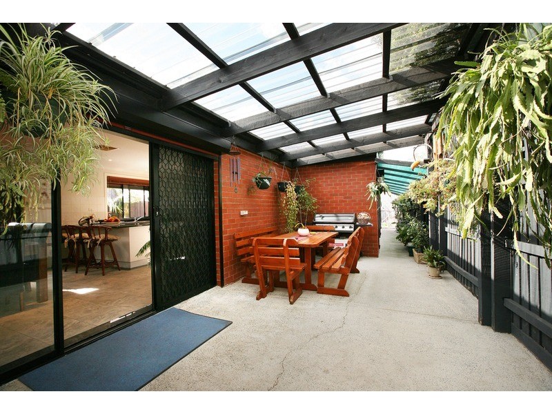 4a Delbridge  Drive, Sydenham VIC 3037