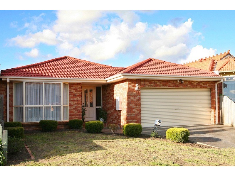 13 Whitmore  Place, Hillside VIC 3037