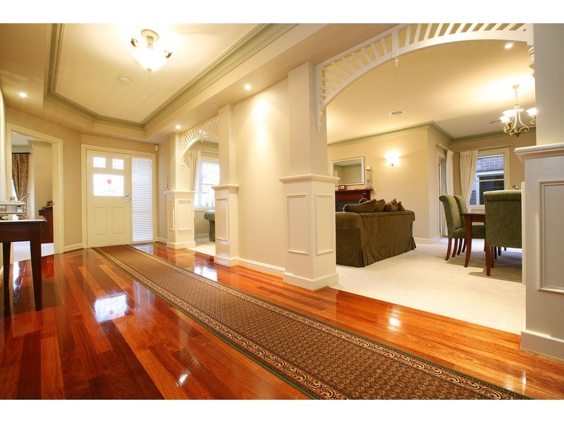 9 Sovereign Way, Hillside VIC 3037